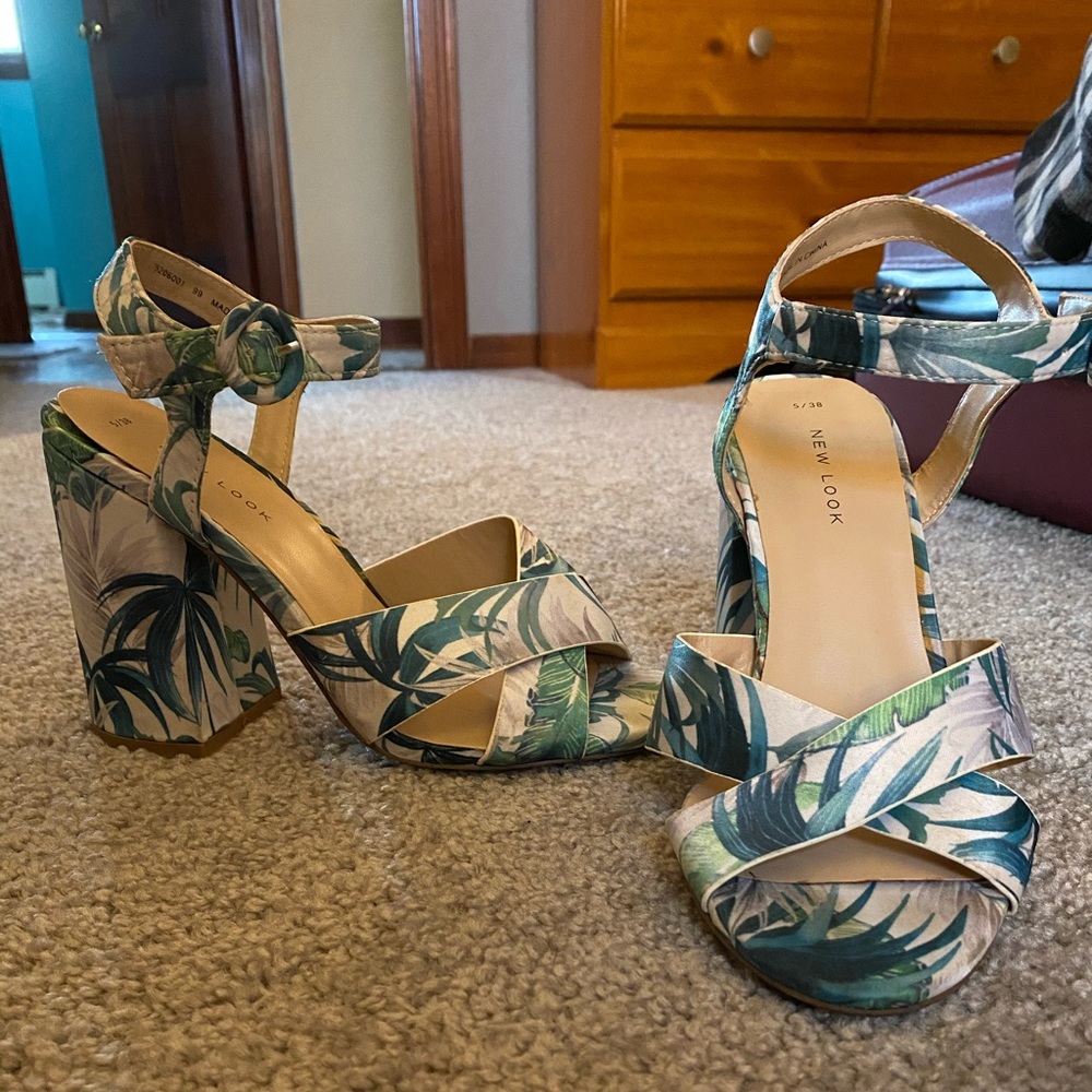 Tropical pattern heels!!